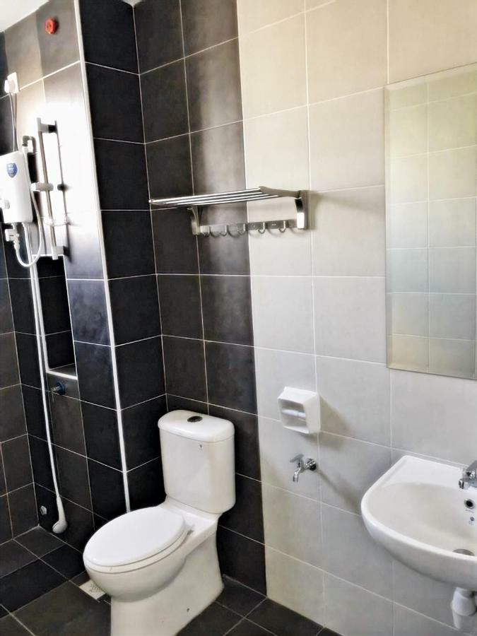 Desaru Cosy Homestay - Near Waterpark, Beach, Rapid -Wifi, Tvbox, Steamboat, Bbq Available Eksteriør bilde
